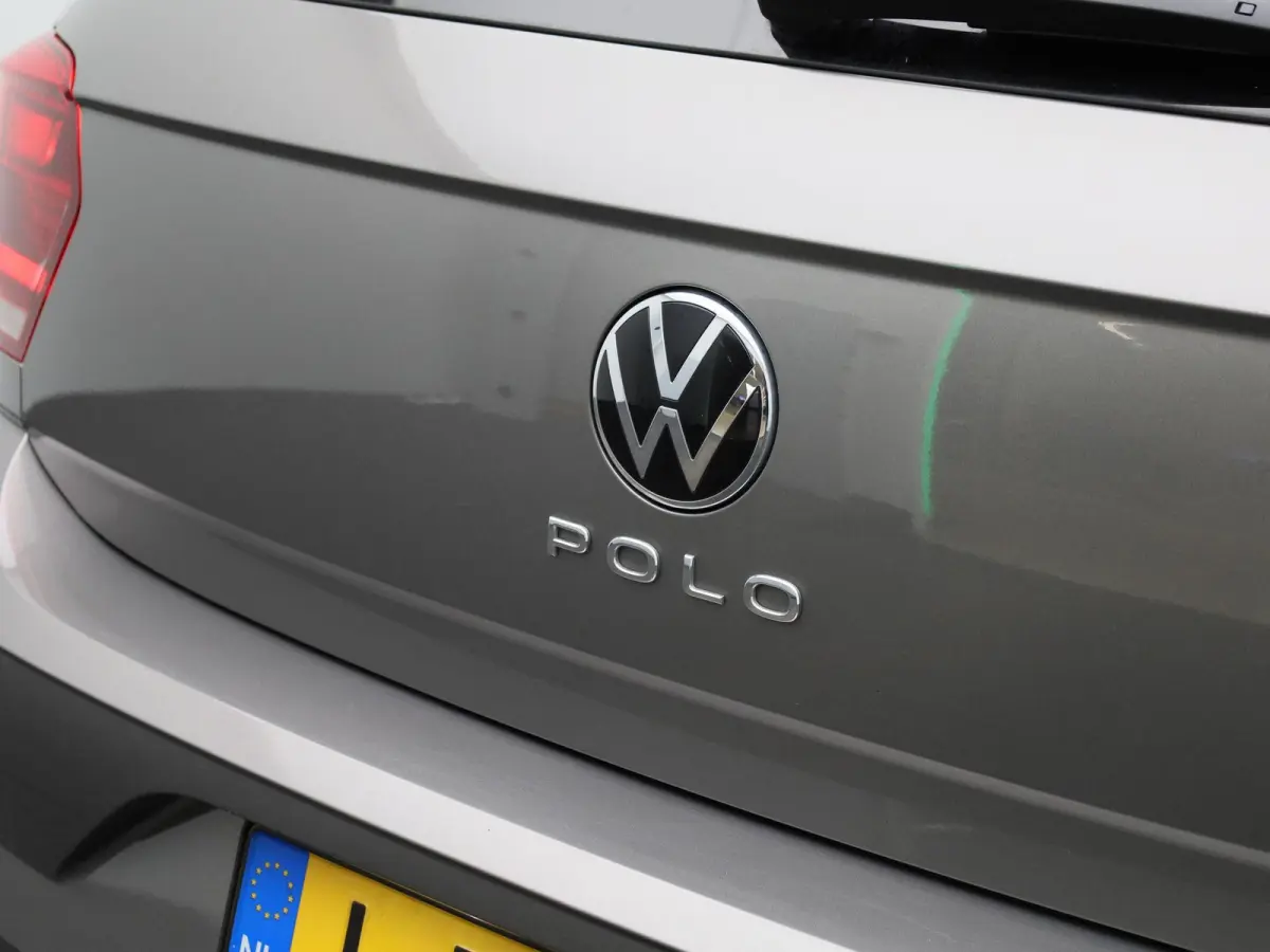 1.0 TSI R-Line Edition | 95 PK | Carplay / Android Auto | Airco | Parkeersensoren | Parkeercamera |