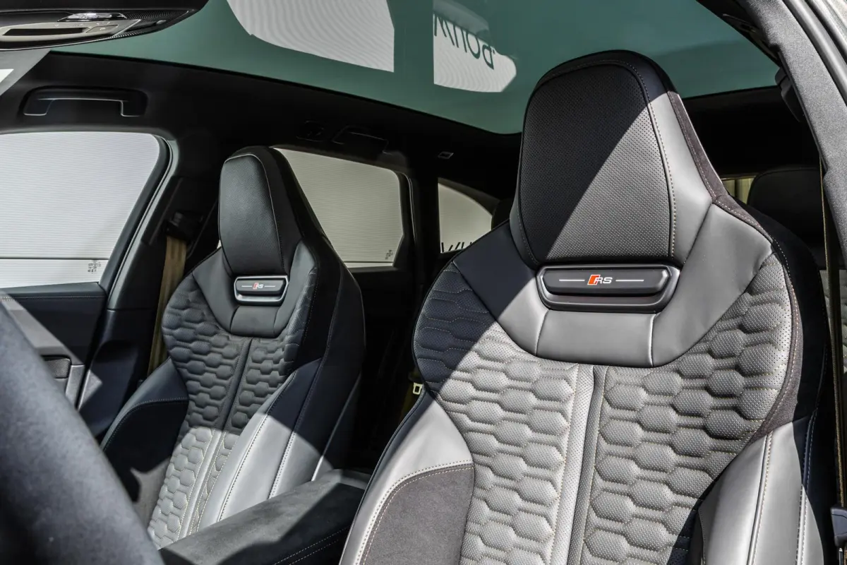 RS 5 Avant 2.9 e-hybrid 639pk quattro | Panoramadak | Audi Sportpakket | HUD | Carbon decorinleg | B&O incl. hoofdsteun