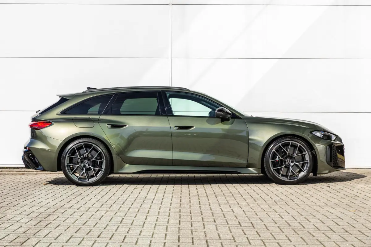 RS 5 Avant 2.9 e-hybrid 639pk quattro | Panoramadak | Audi Sportpakket | HUD | Carbon decorinleg | B&O incl. hoofdsteun