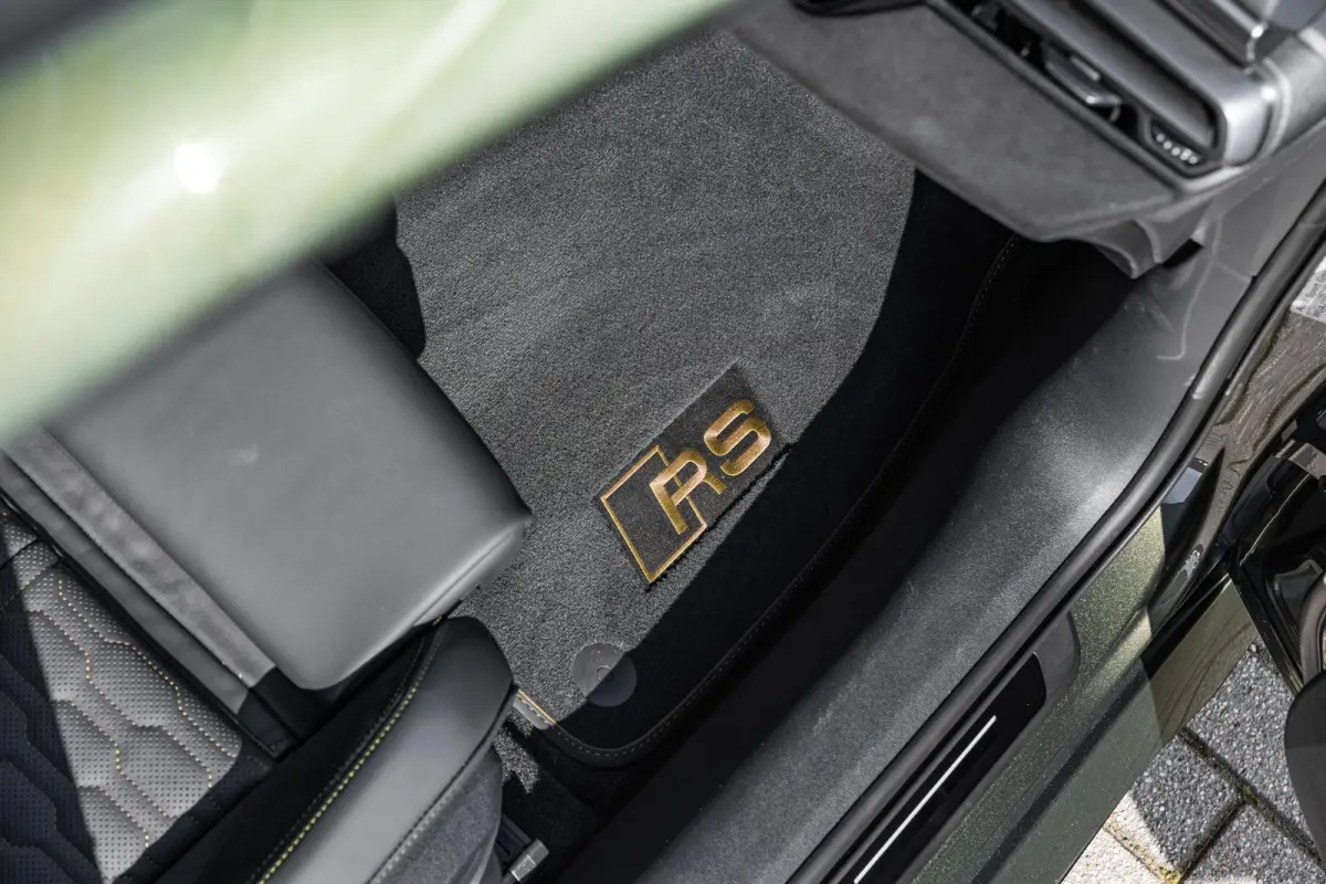 RS 5 Avant 2.9 e-hybrid 639pk quattro | Panoramadak | Audi Sportpakket | HUD | Carbon decorinleg | B&O incl. hoofdsteun