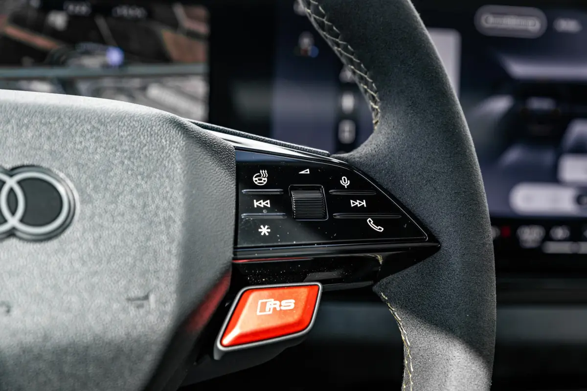 RS 5 Avant 2.9 e-hybrid 639pk quattro | Panoramadak | Audi Sportpakket | HUD | Carbon decorinleg | B&O incl. hoofdsteun
