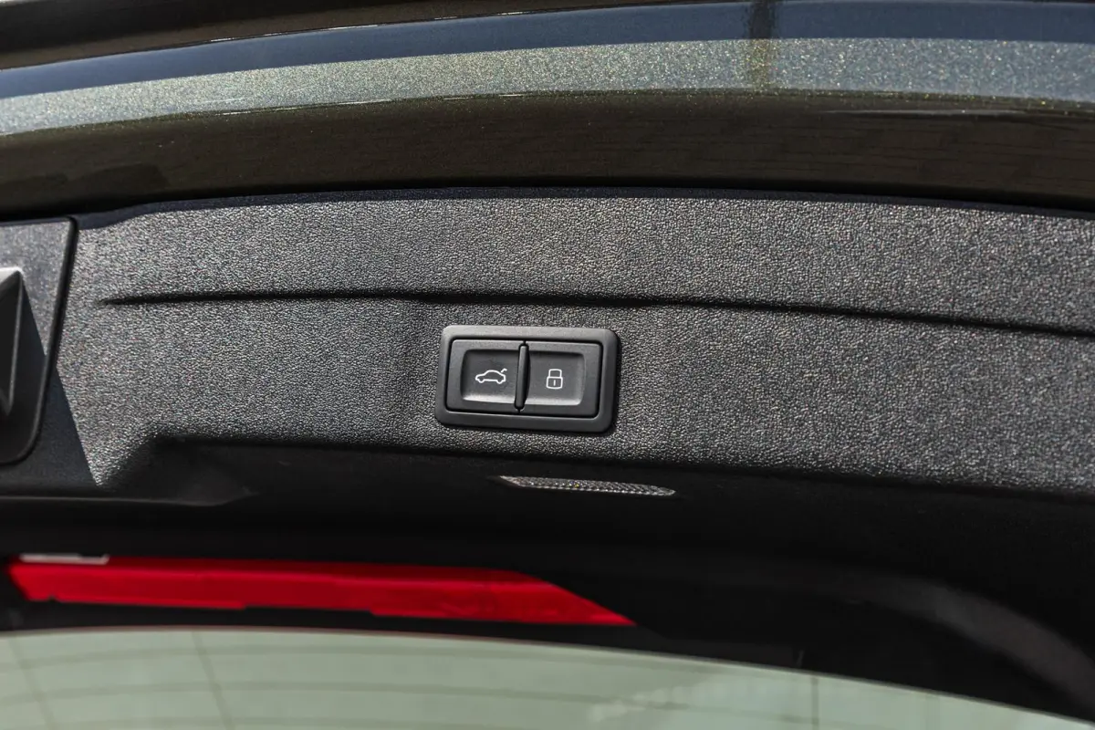RS 5 Avant 2.9 e-hybrid 639pk quattro | Panoramadak | Audi Sportpakket | HUD | Carbon decorinleg | B&O incl. hoofdsteun