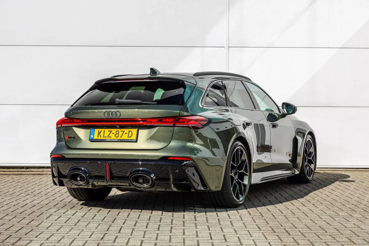 RS 5 Avant 2.9 e-hybrid 639pk quattro | Panoramadak | Audi Sportpakket | HUD | Carbon decorinleg | B&O incl. hoofdsteun