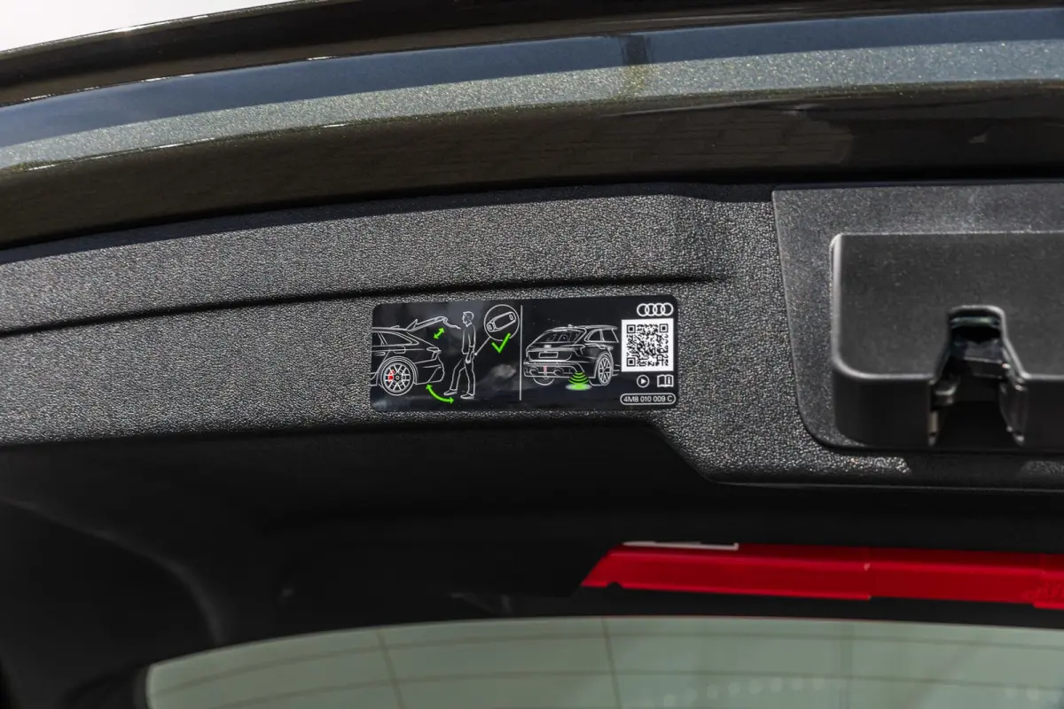 RS 5 Avant 2.9 e-hybrid 639pk quattro | Panoramadak | Audi Sportpakket | HUD | Carbon decorinleg | B&O incl. hoofdsteun