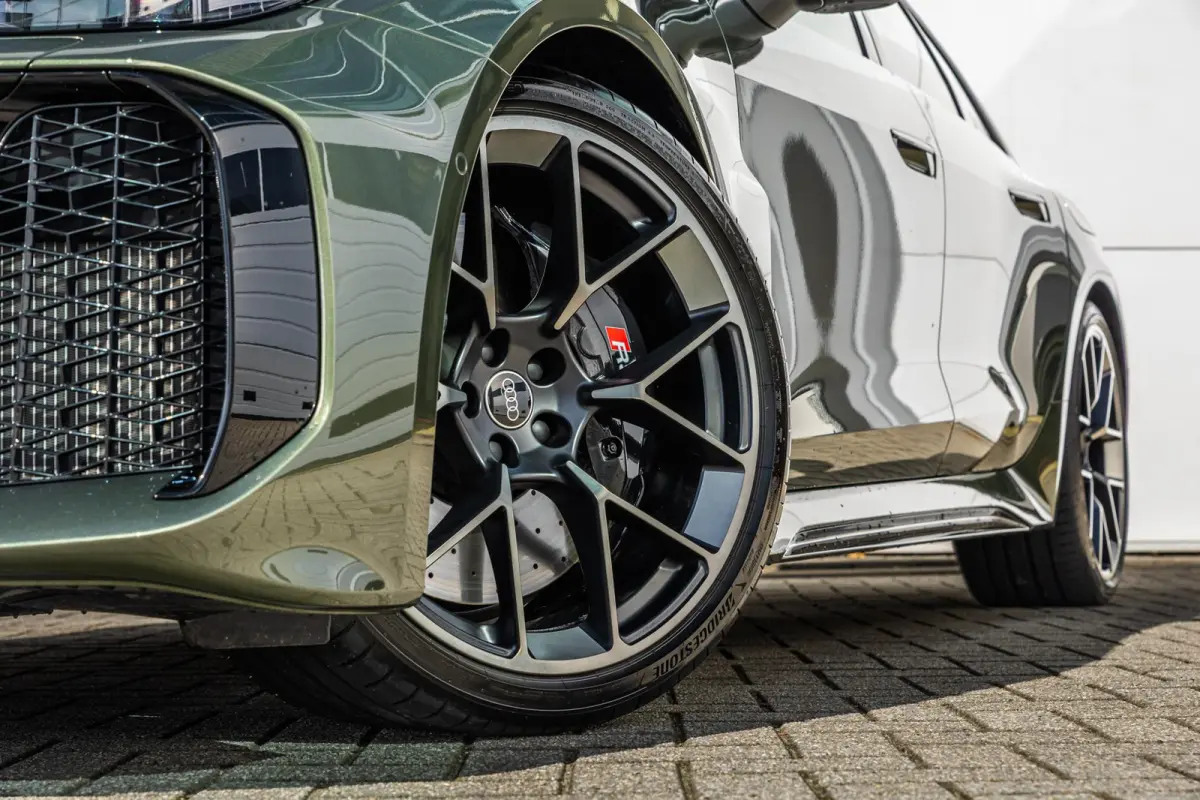 RS 5 Avant 2.9 e-hybrid 639pk quattro | Panoramadak | Audi Sportpakket | HUD | Carbon decorinleg | B&O incl. hoofdsteun