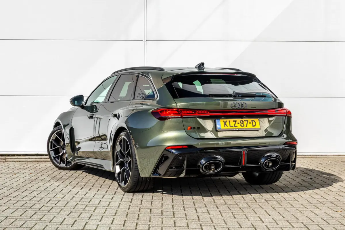 RS 5 Avant 2.9 e-hybrid 639pk quattro | Panoramadak | Audi Sportpakket | HUD | Carbon decorinleg | B&O incl. hoofdsteun