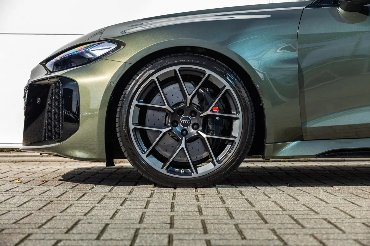 RS 5 Avant 2.9 e-hybrid 639pk quattro | Panoramadak | Audi Sportpakket | HUD | Carbon decorinleg | B&O incl. hoofdsteun