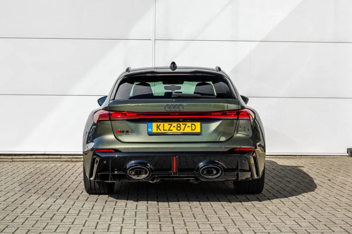 RS 5 Avant 2.9 e-hybrid 639pk quattro | Panoramadak | Audi Sportpakket | HUD | Carbon decorinleg | B&O incl. hoofdsteun