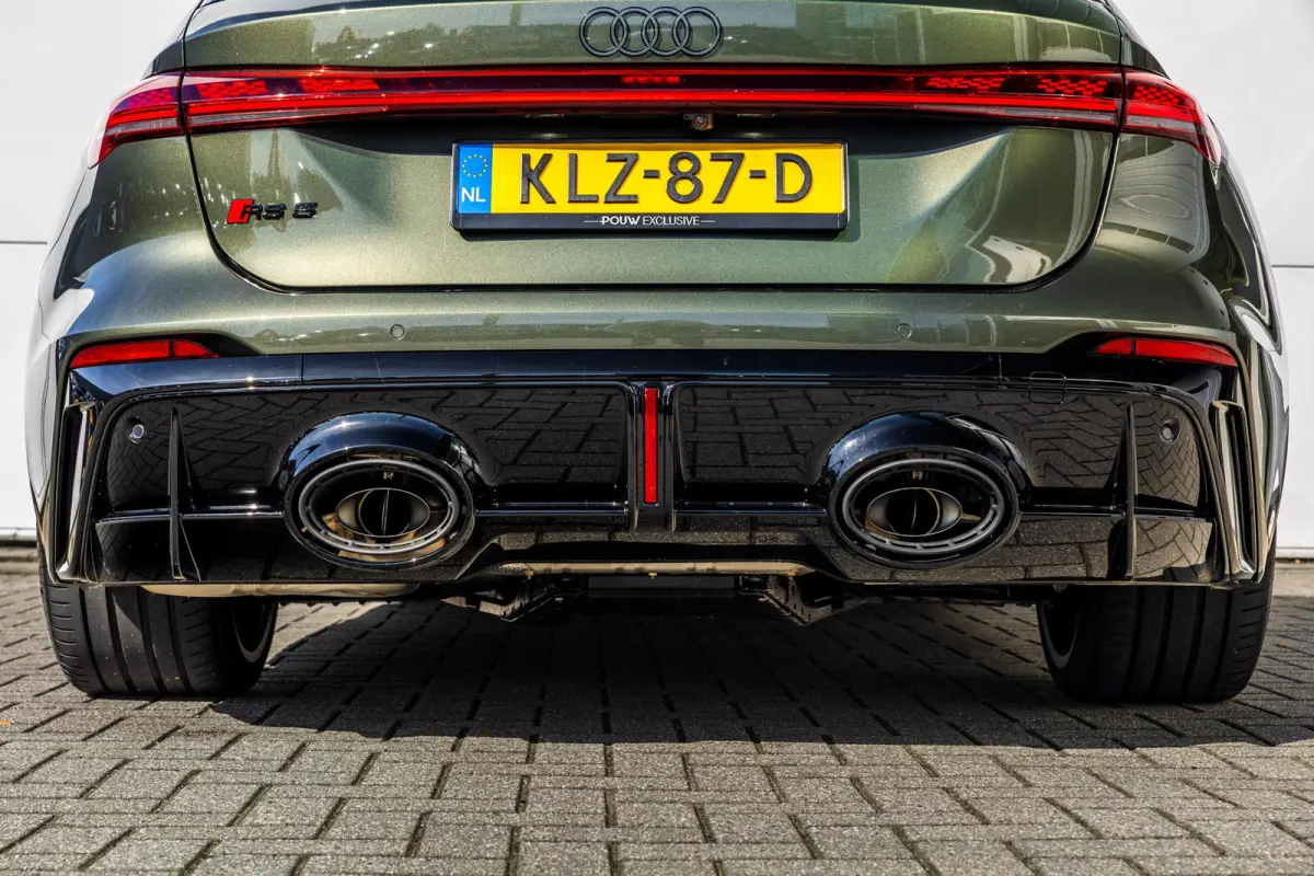 RS 5 Avant 2.9 e-hybrid 639pk quattro | Panoramadak | Audi Sportpakket | HUD | Carbon decorinleg | B&O incl. hoofdsteun