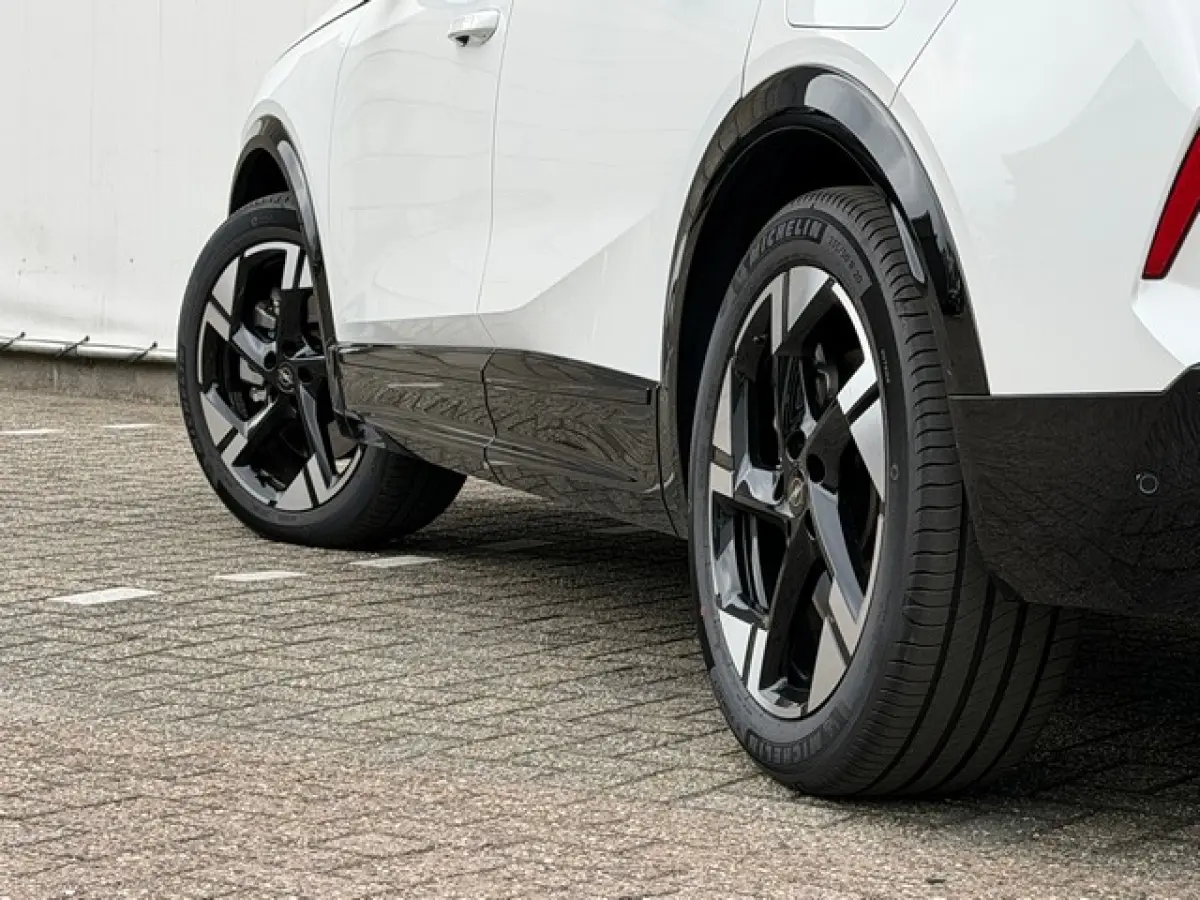 1.6 Turbo Plug-in-Hybrid GS Full-Options-Demo met 8 jaar Garantie!