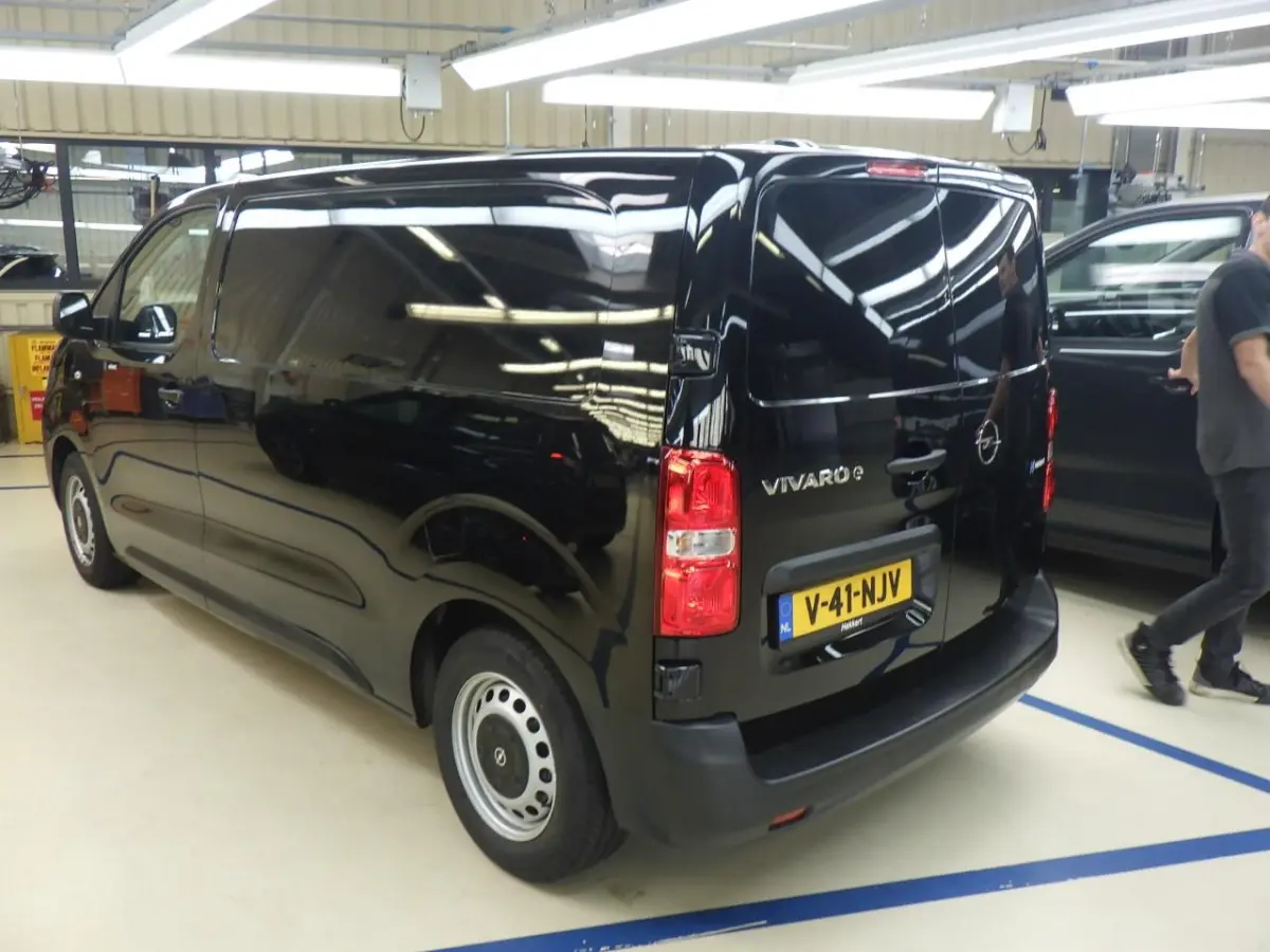 Electric L2 75 kWh | tot 8 jaar Garantie | Navi by app | Comfortwand | | 11 kW lader | 2 zitplaatsen rechtsvoor | Airco
