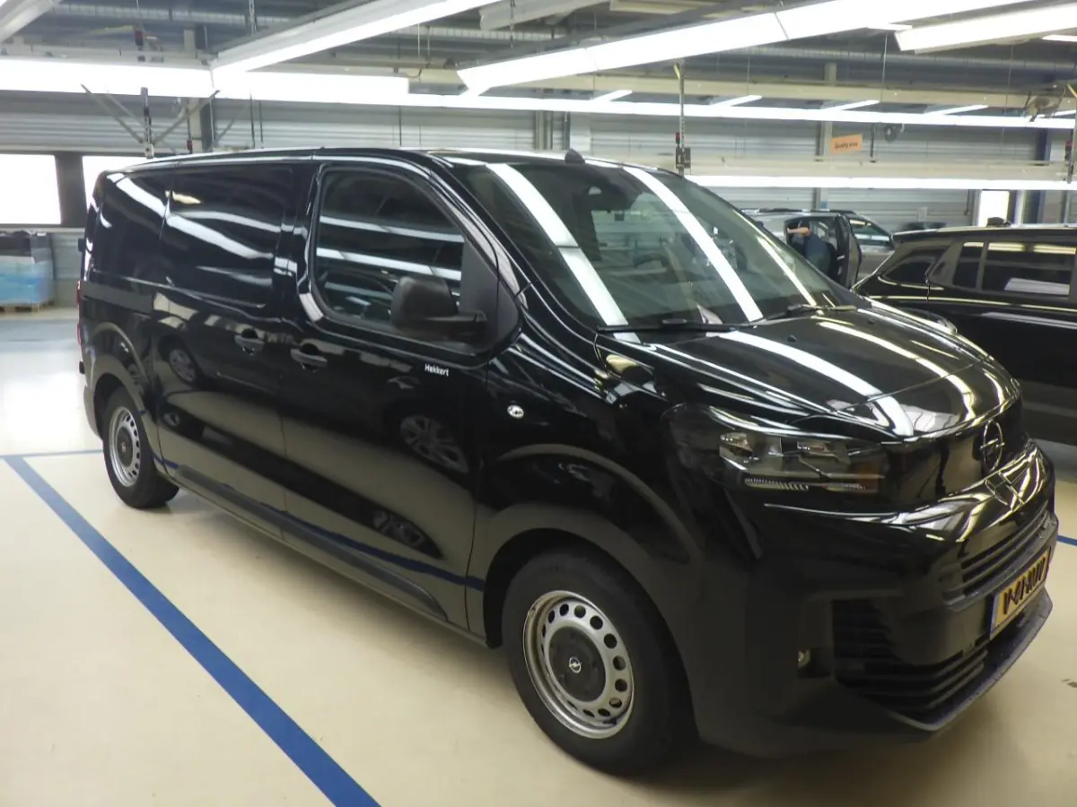 Electric L2 75 kWh | tot 8 jaar Garantie | Navi by app | Comfortwand | | 11 kW lader | 2 zitplaatsen rechtsvoor | Airco