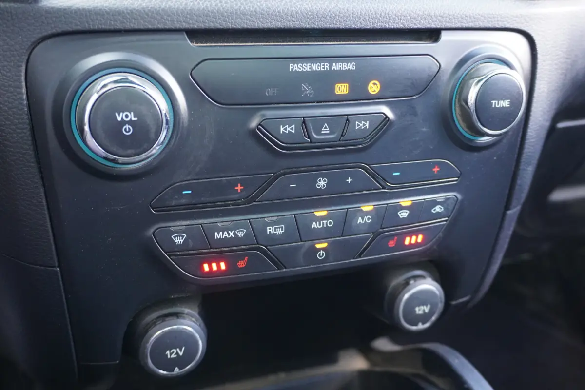 2.0 EcoBlue 213PK 4x4 Automaat EURO 6 - Airco - Navi - Cruise - € 22.900,- Excl