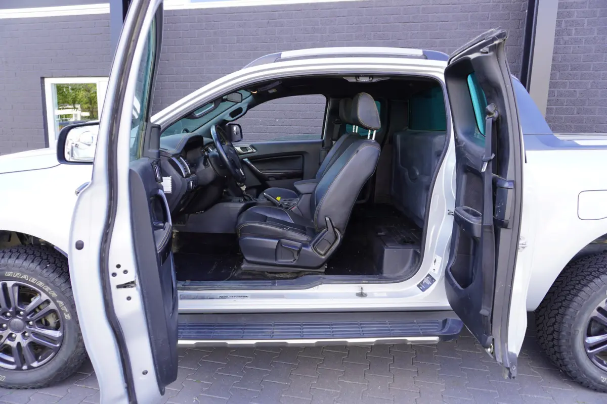 2.0 EcoBlue 213PK 4x4 Automaat EURO 6 - Airco - Navi - Cruise - € 22.900,- Excl