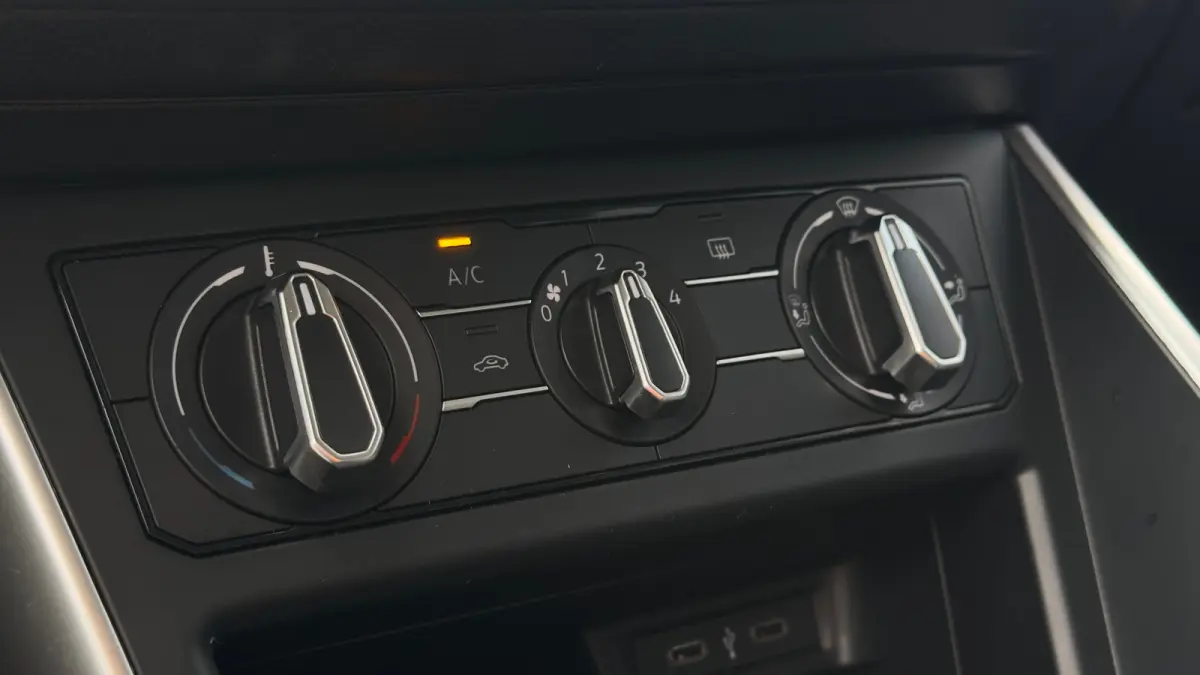 1.0 TSI Life | Apple Carplay | PDC V+A |