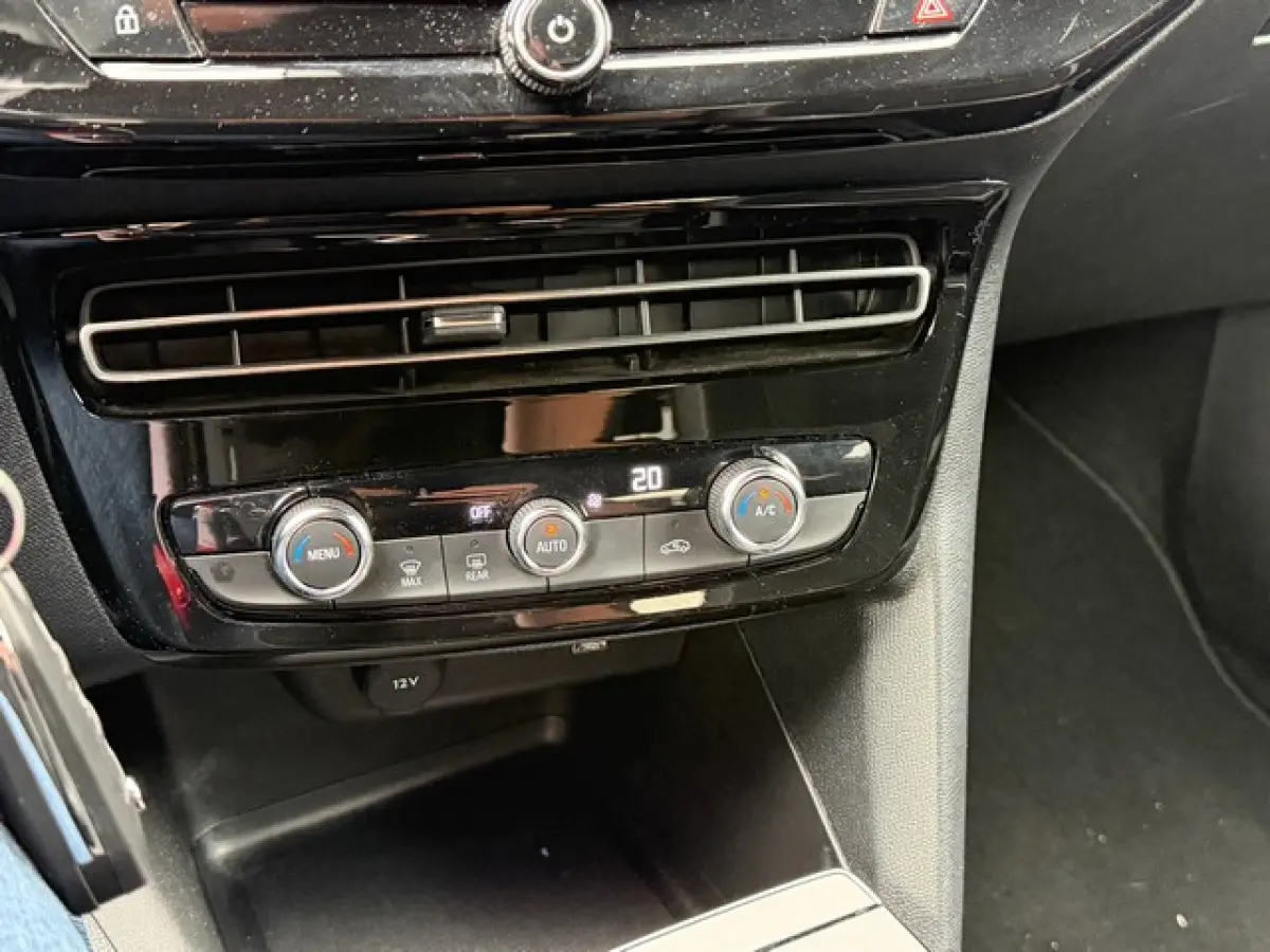1.2 Turbo GS Line Automaat met Black Pack, Camera, CarPlay, Climate Controle