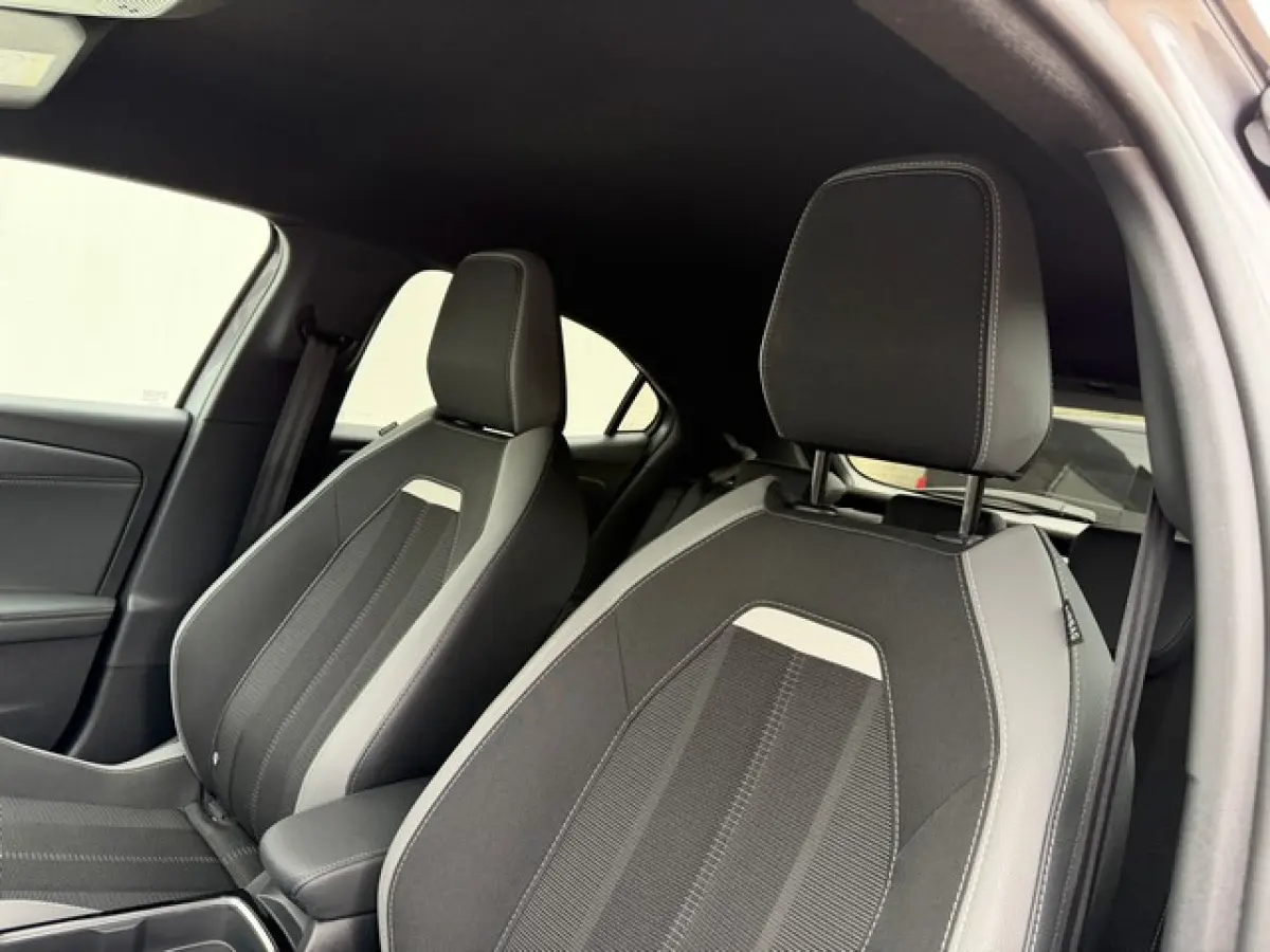 1.2 Turbo GS Line Automaat met Black Pack, Camera, CarPlay, Climate Controle