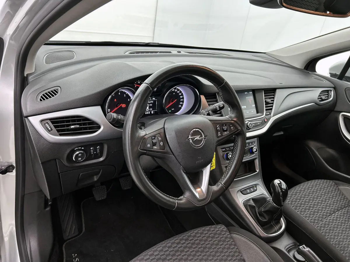 1.2 Business Edition | Cruise control | Achteruitrijcamera | Apple carplay / Android auto