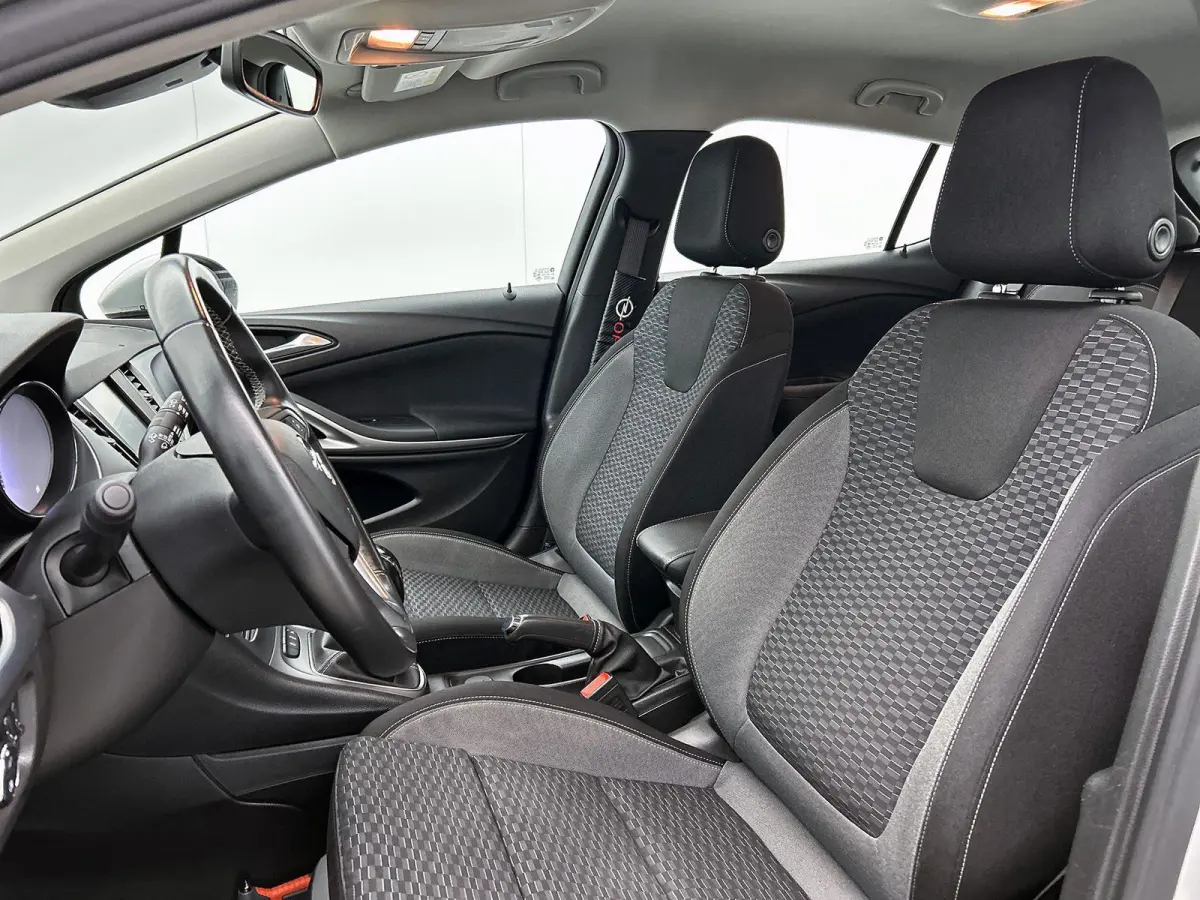 1.2 Business Edition | Cruise control | Achteruitrijcamera | Apple carplay / Android auto