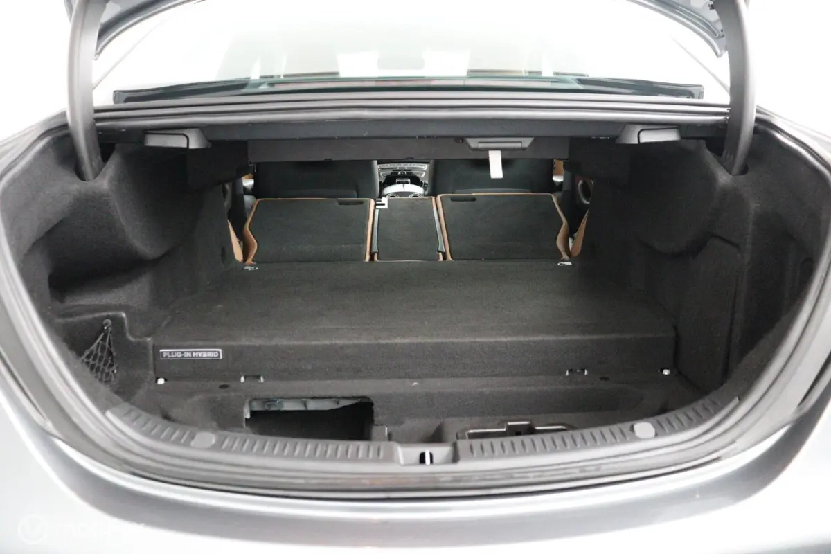 E350 e 286Pk Plug-in hydride | Gereviseerde accu | Luchtvering | Ambient Light | PDC V&A | Led verlichting | Bruin-leder | Essenhout | DEALER-STAAT