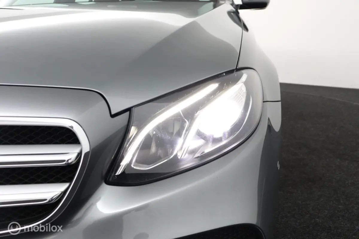 E350 e 286Pk Plug-in hydride | Gereviseerde accu | Luchtvering | Ambient Light | PDC V&A | Led verlichting | Bruin-leder | Essenhout | DEALER-STAAT