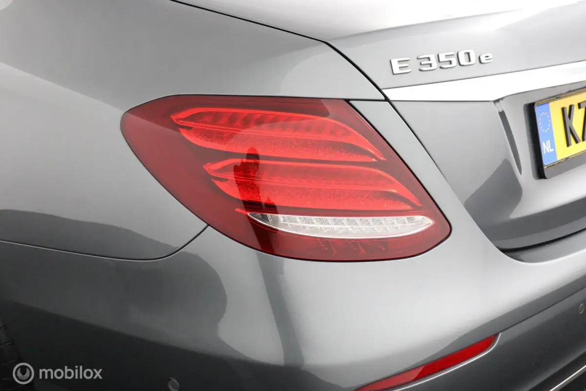 E350 e 286Pk Plug-in hydride | Gereviseerde accu | Luchtvering | Ambient Light | PDC V&A | Led verlichting | Bruin-leder | Essenhout | DEALER-STAAT