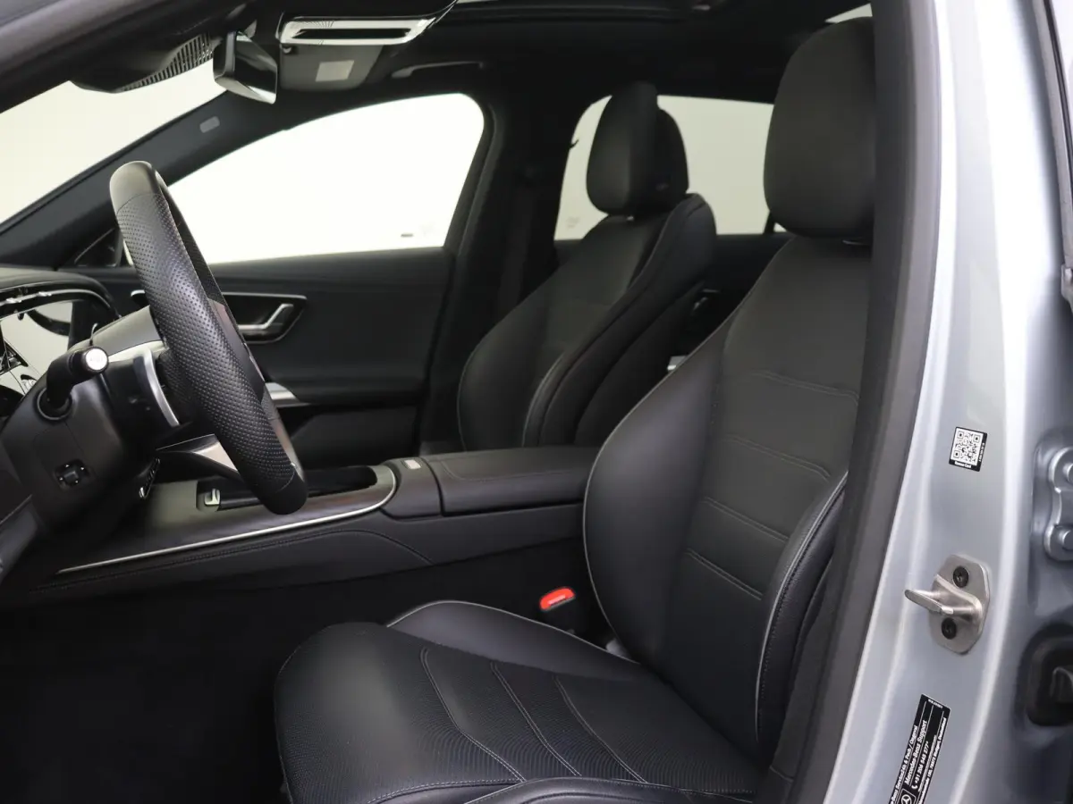 300 e Sport Edition / Panorama-dak / Memory-Stoelen / Stoel-Ventilatie / Superscreen /