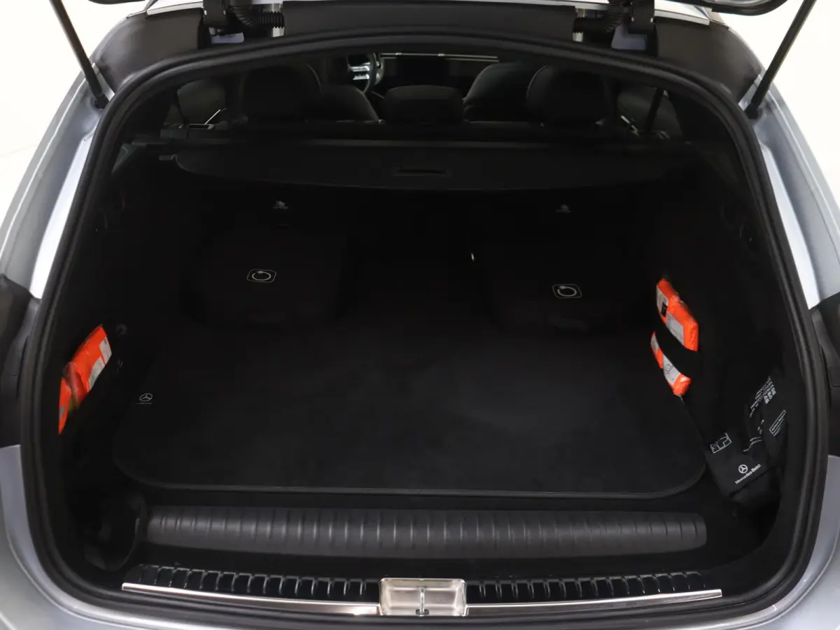 300 e Sport Edition / Panorama-dak / Memory-Stoelen / Stoel-Ventilatie / Superscreen /