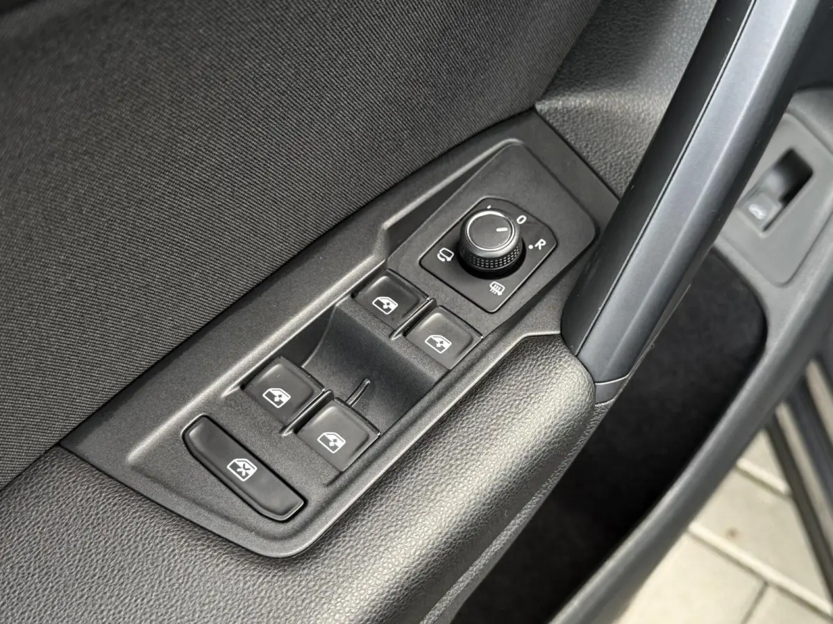 1.5 TSI ACT Highline Business R | Trekhaak | Adaptieve Cruise | CarPlay | Full LED | APK 09-2027 |