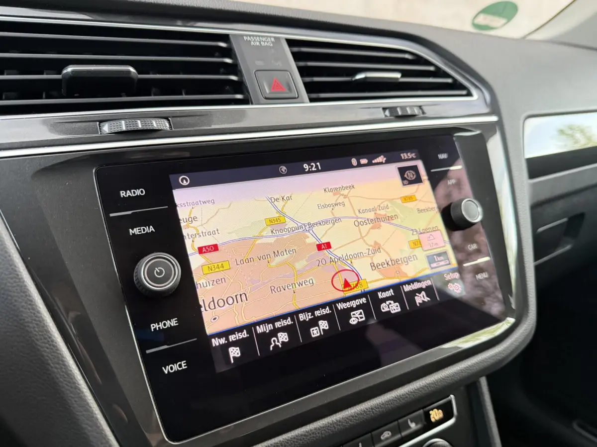 1.5 TSI ACT Highline Business R | Trekhaak | Adaptieve Cruise | CarPlay | Full LED | APK 09-2027 |
