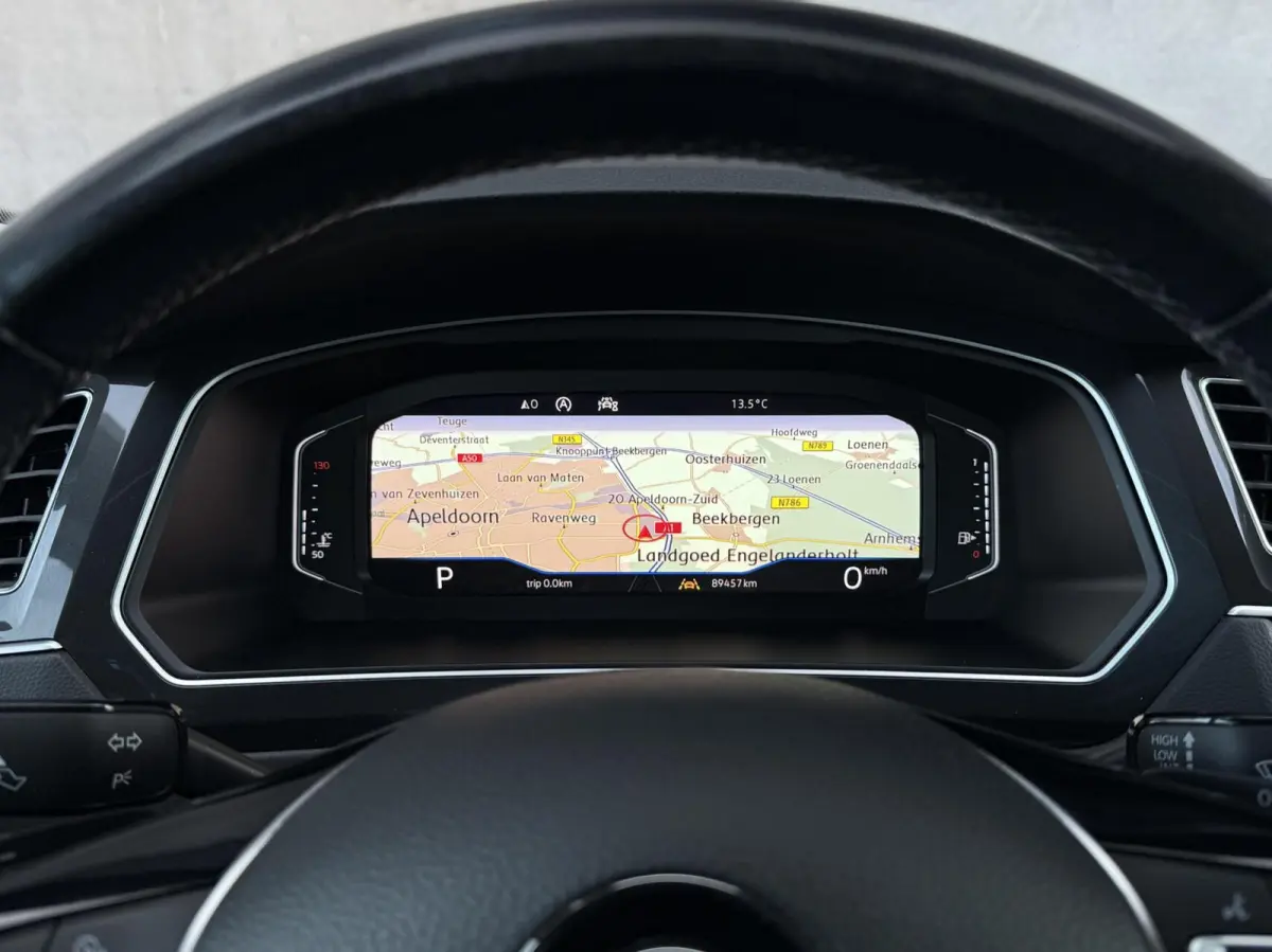 1.5 TSI ACT Highline Business R | Trekhaak | Adaptieve Cruise | CarPlay | Full LED | APK 09-2027 |