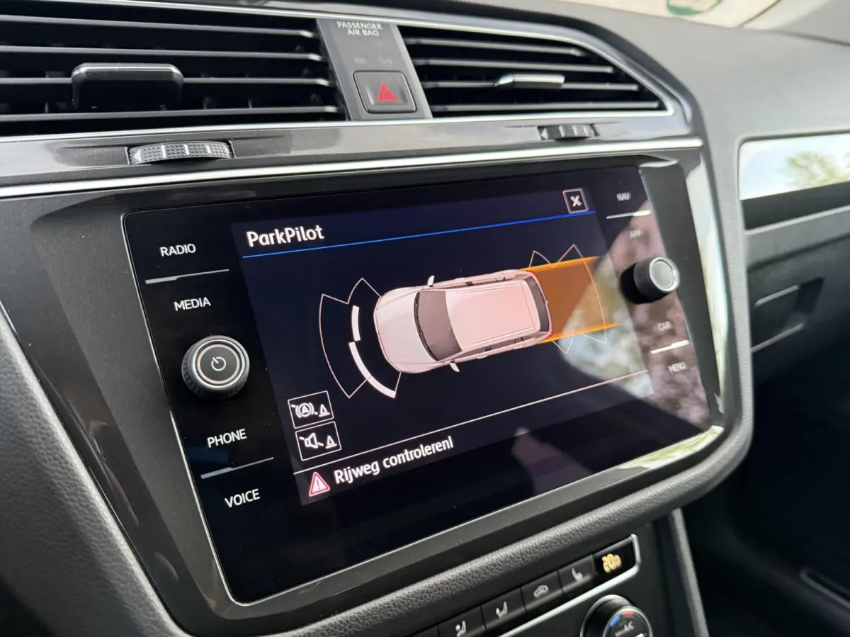 1.5 TSI ACT Highline Business R | Trekhaak | Adaptieve Cruise | CarPlay | Full LED | APK 09-2027 |