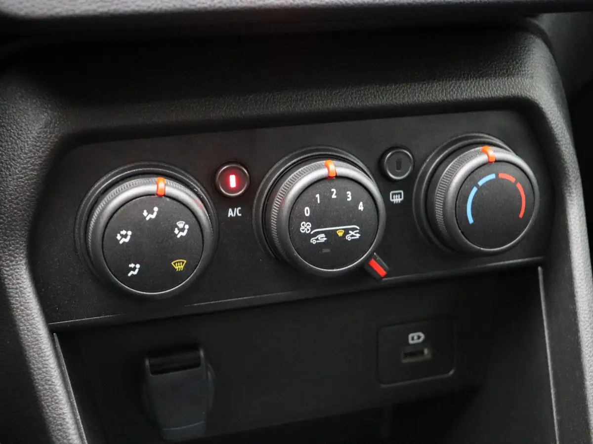 1.0 TCe 90 Expression | Airco | Achteruitrijcamera | Multimediasysteem | Slechts 4641KM! |
