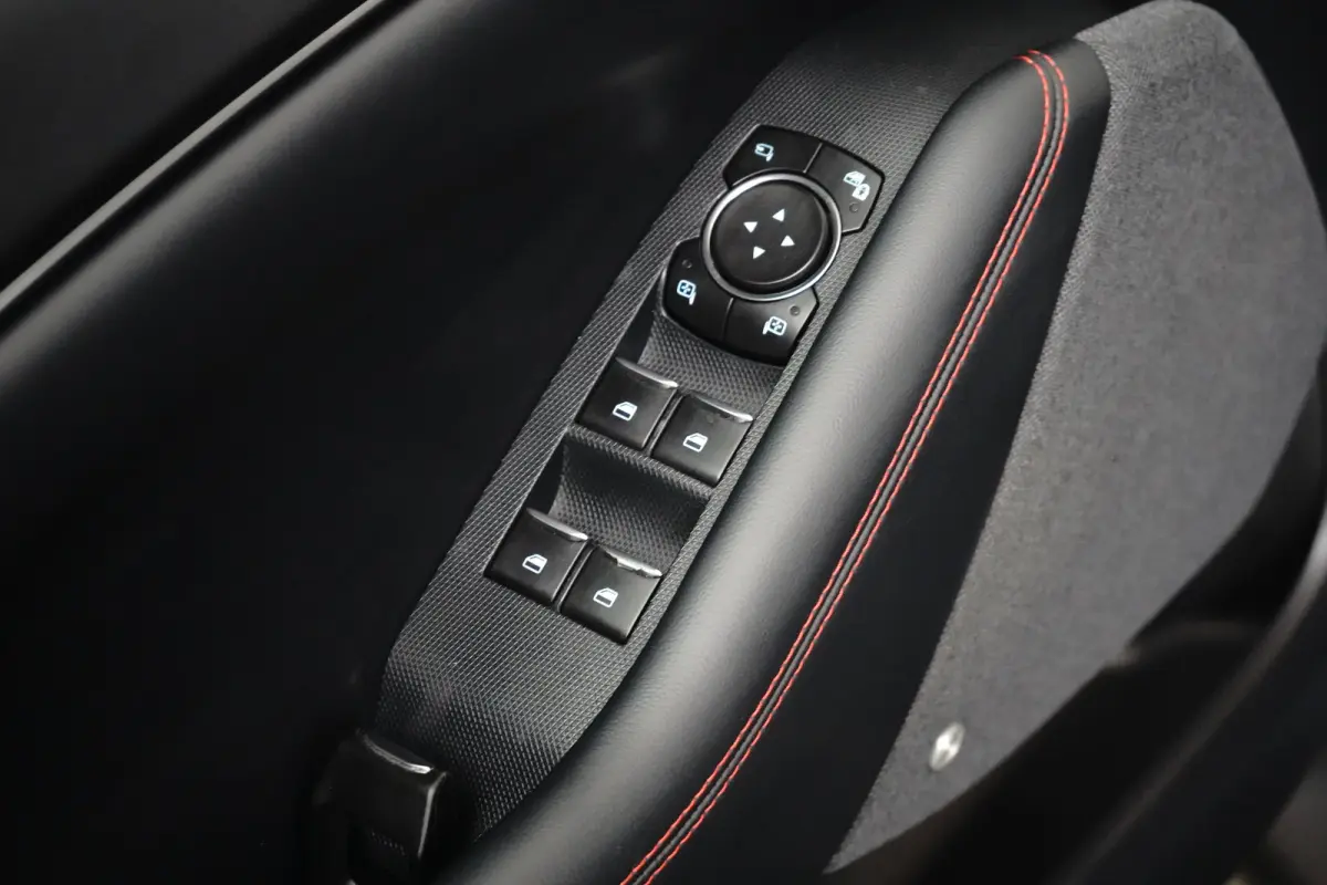 Extended Range AWD 98KWh 351pk | Afn. Trekhaak | Panoramadak | B&O Audio | Matrix Led | Full Options
