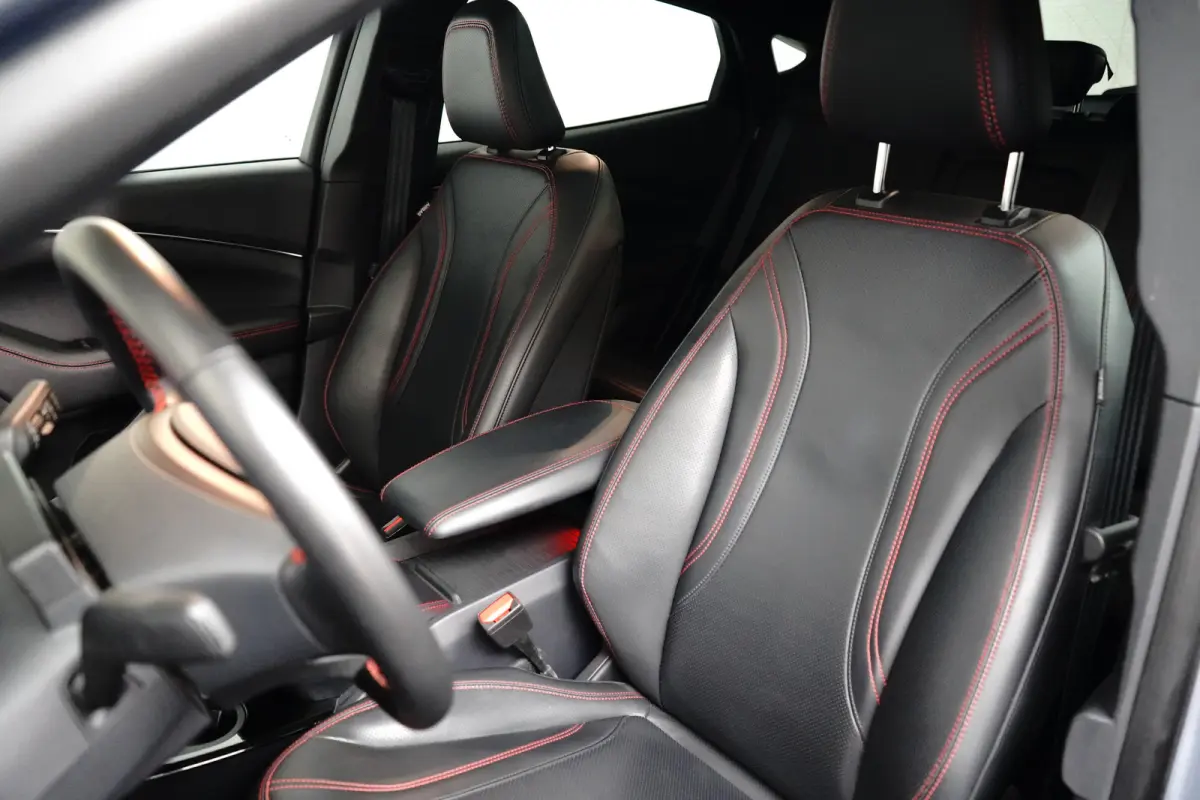 Extended Range AWD 98KWh 351pk | Afn. Trekhaak | Panoramadak | B&O Audio | Matrix Led | Full Options