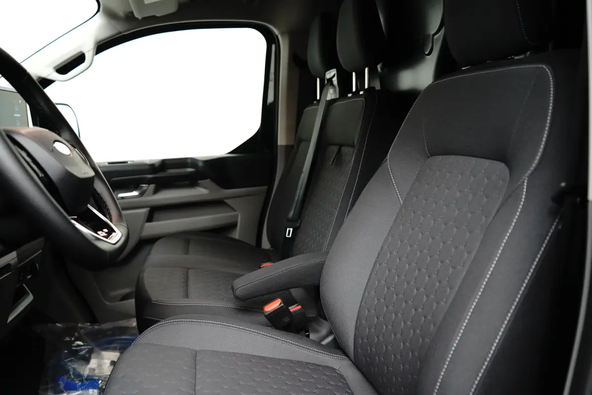 340 L2H1 Limited 71 kWh | NIEUWE BUS! | DIRECT RIJDEN! | STOELVERWARMING | CRUISE | CAMERA | PAK SENS V+A | APPLE CARPLAY/ANDROID AUTO | LED