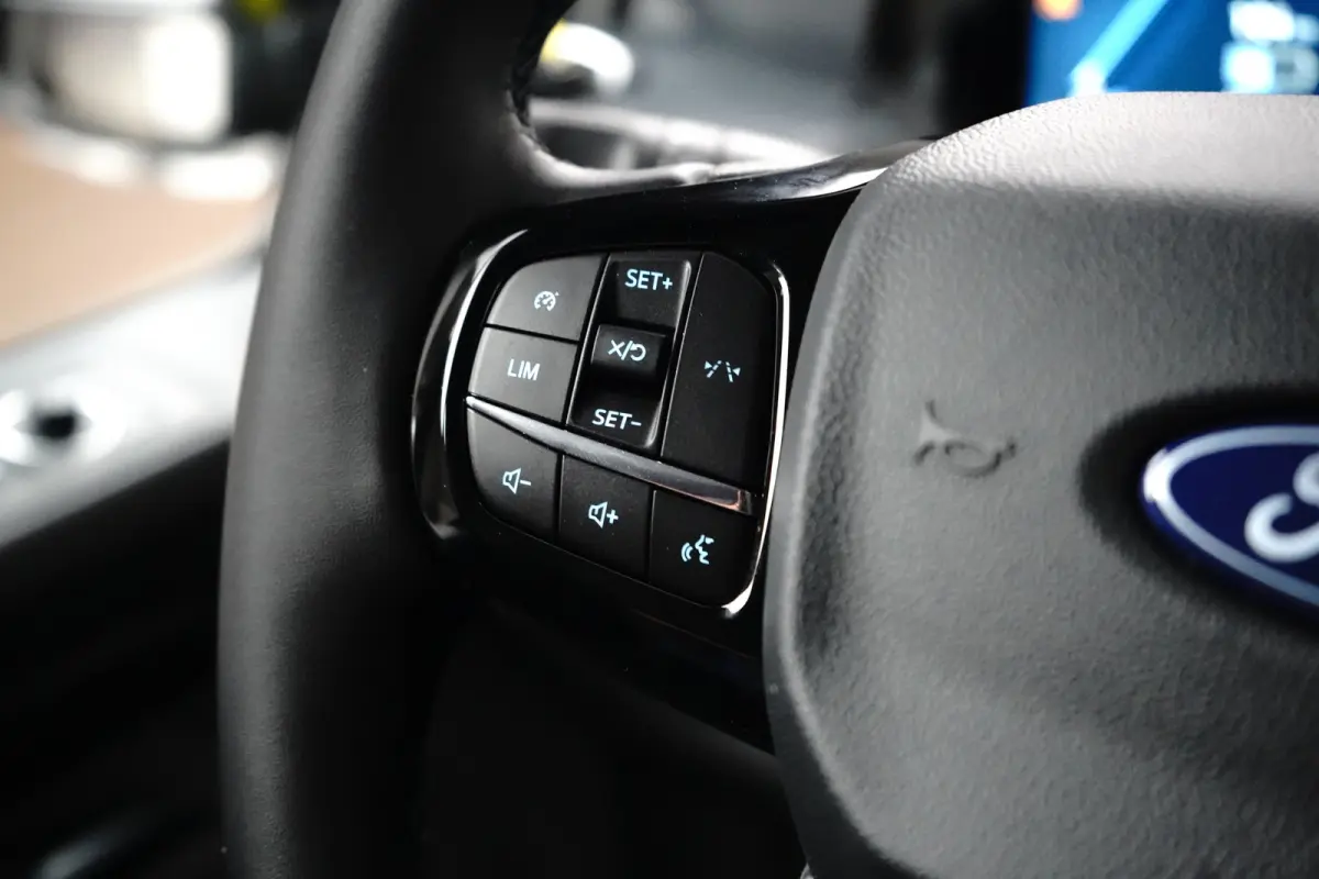 340 L2H1 Limited 71 kWh | NIEUWE BUS! | DIRECT RIJDEN! | STOELVERWARMING | CRUISE | CAMERA | PAK SENS V+A | APPLE CARPLAY/ANDROID AUTO | LED