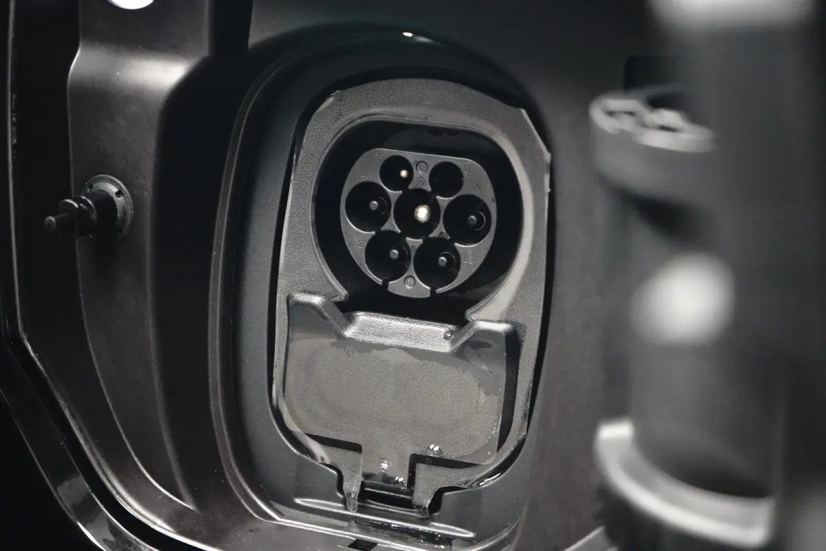340 L2H1 Limited 71 kWh | NIEUWE BUS! | DIRECT RIJDEN! | STOELVERWARMING | CRUISE | CAMERA | PAK SENS V+A | APPLE CARPLAY/ANDROID AUTO | LED