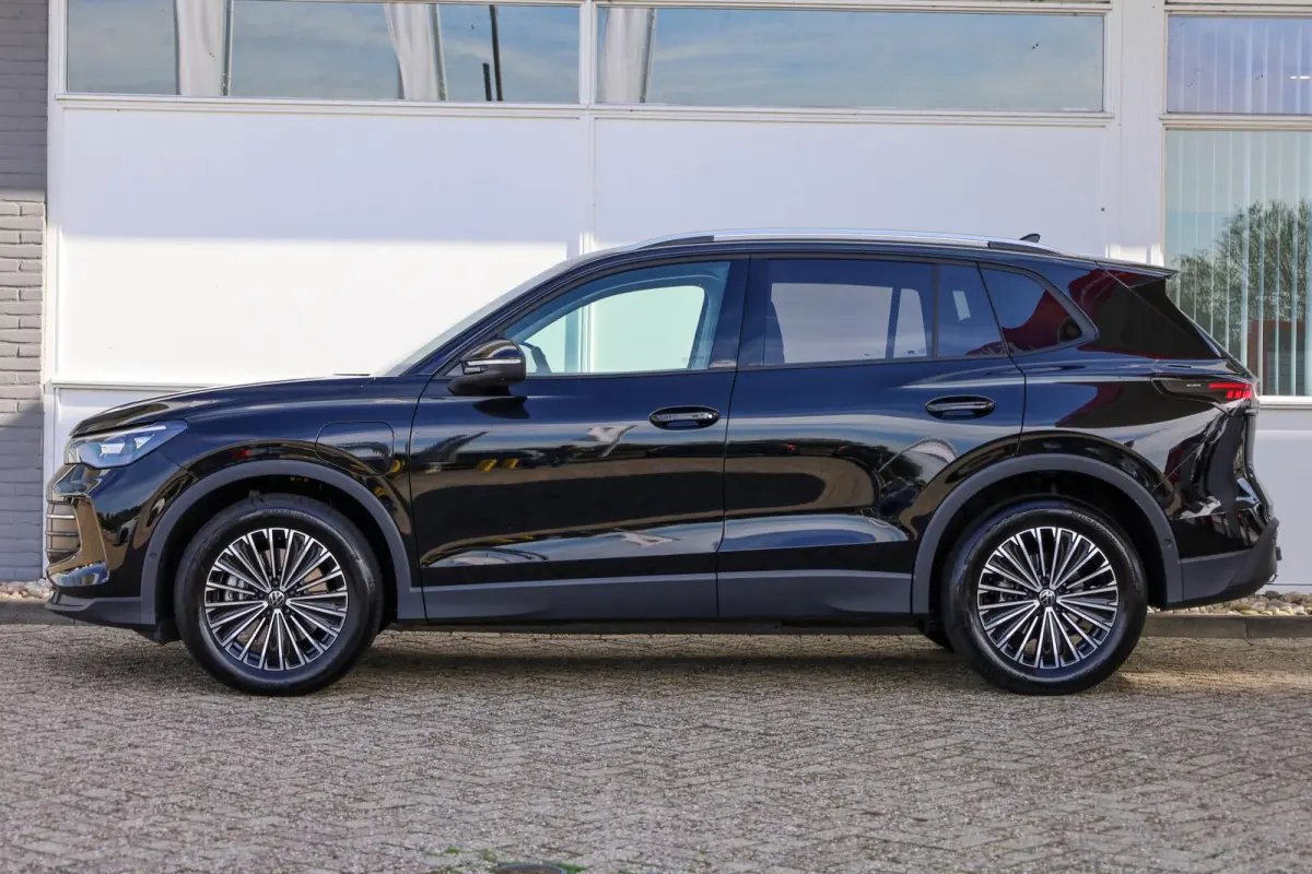 1.5 eHybrid 204pk Life | 360 Camera | Trekhaak Wegklapbaar | Adaptief Onderstel