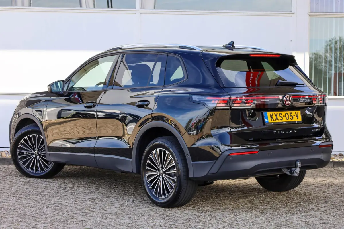 1.5 eHybrid 204pk Life | 360 Camera | Trekhaak Wegklapbaar | Adaptief Onderstel