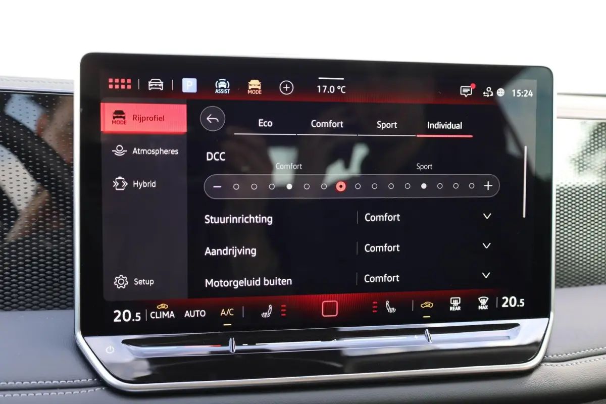 1.5 eHybrid 204pk Life | 360 Camera | Trekhaak Wegklapbaar | Adaptief Onderstel