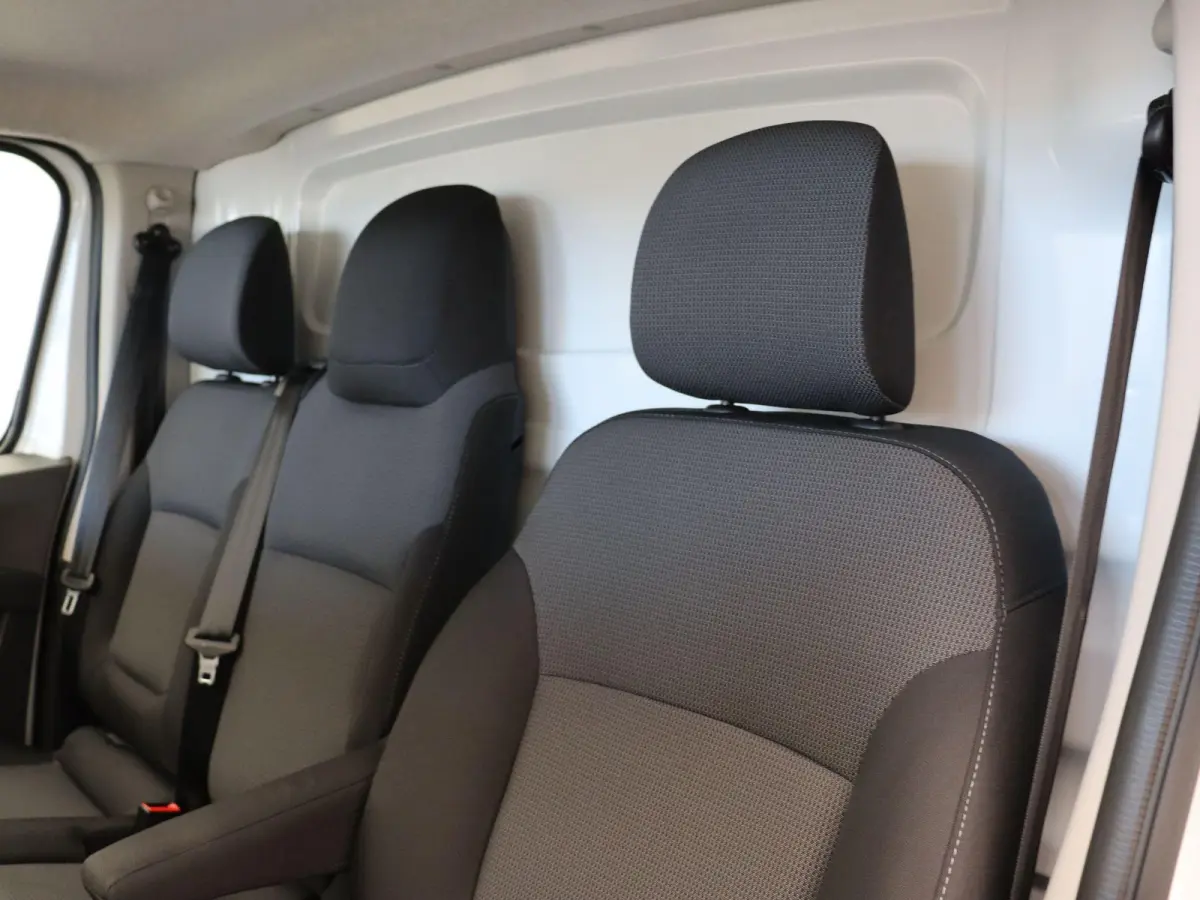 2.0 dCi 110pk T30 L2H1 Comfort | Parkeersensoren | Laadruimtebetimmering | Vierseizoensbanden | Navigatie |