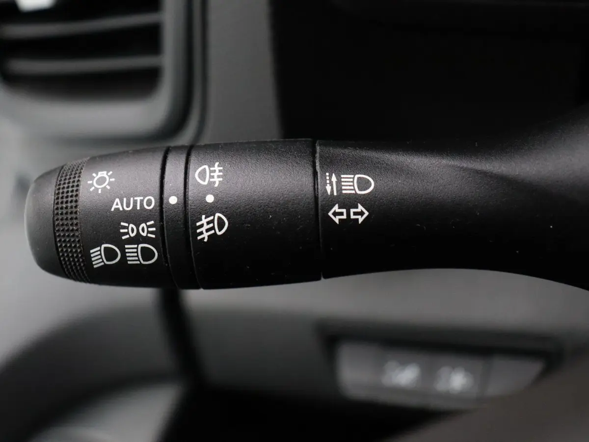 2.0 dCi 110pk T30 L2H1 Comfort | Parkeersensoren | Laadruimtebetimmering | Vierseizoensbanden | Navigatie |