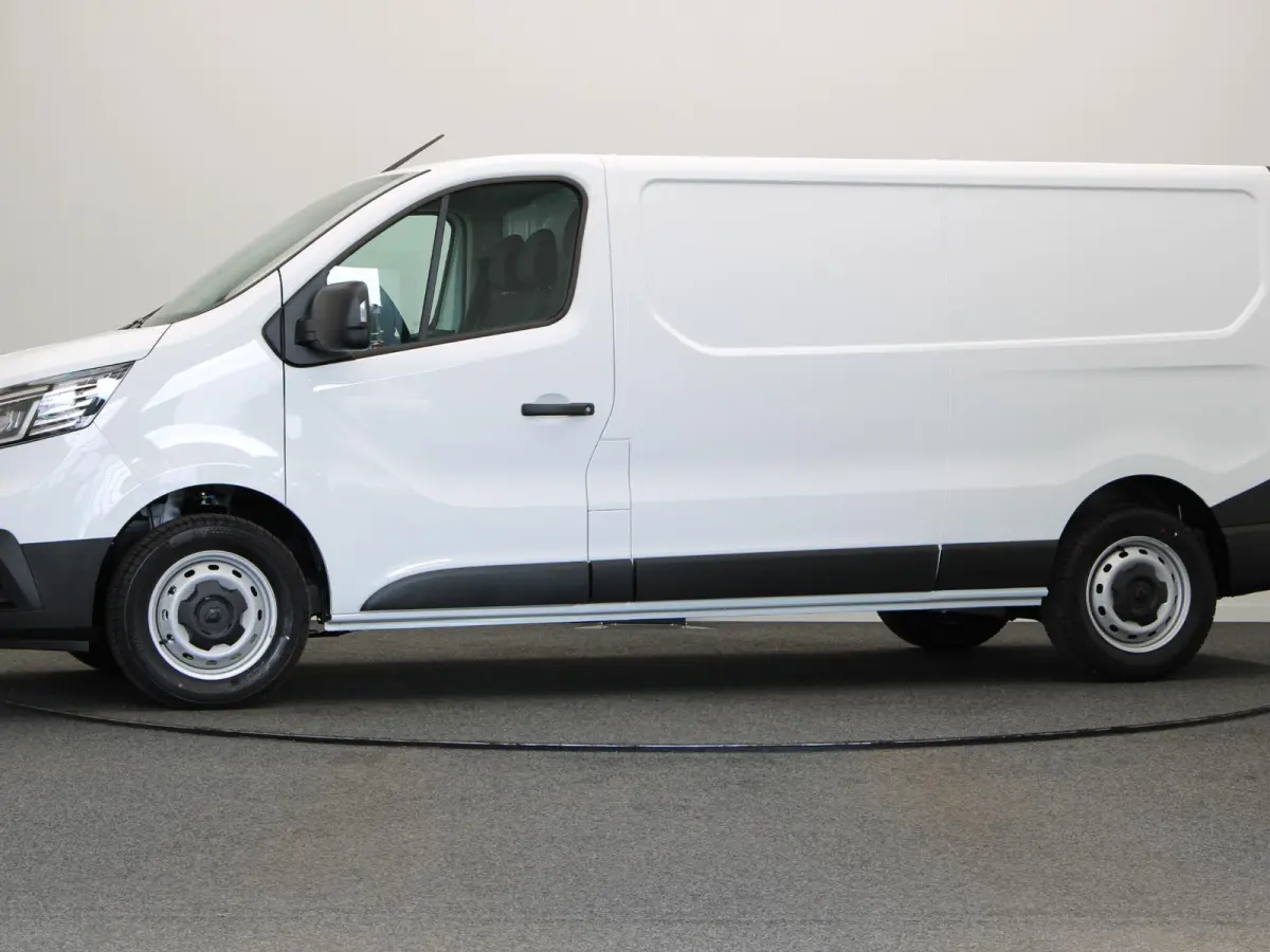 2.0 dCi 110pk T30 L2H1 Comfort | Parkeersensoren | Laadruimtebetimmering | Vierseizoensbanden | Navigatie |