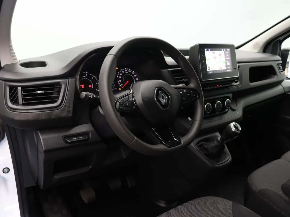 2.0 dCi 110pk T30 L2H1 Comfort | Parkeersensoren | Laadruimtebetimmering | Vierseizoensbanden | Navigatie |