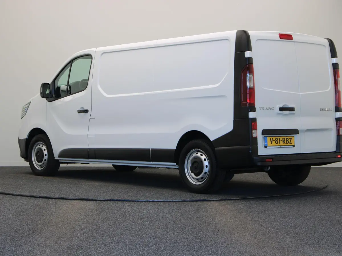 2.0 dCi 110pk T30 L2H1 Comfort | Parkeersensoren | Laadruimtebetimmering | Vierseizoensbanden | Navigatie |