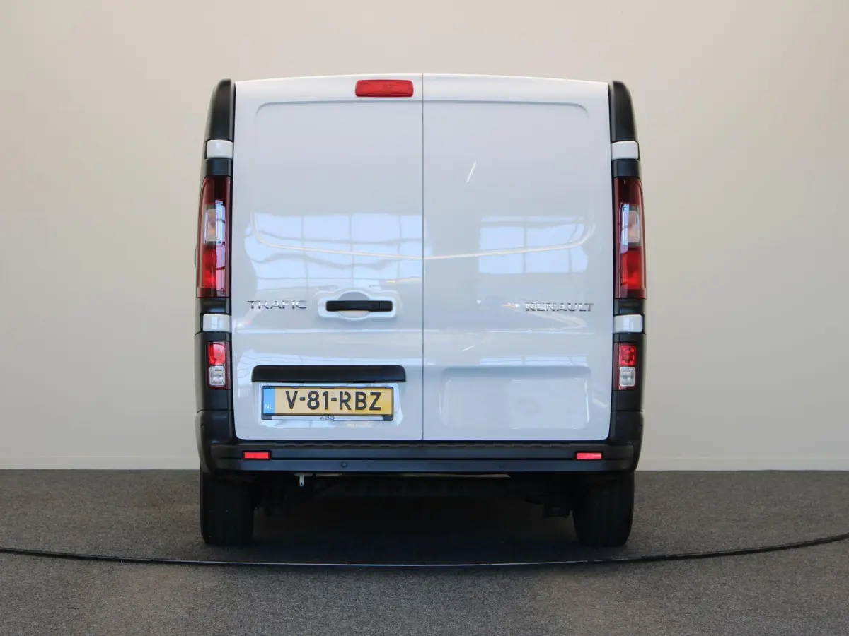 2.0 dCi 110pk T30 L2H1 Comfort | Parkeersensoren | Laadruimtebetimmering | Vierseizoensbanden | Navigatie |