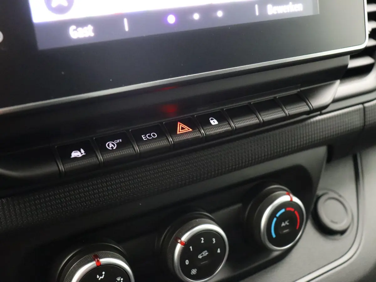 2.0 dCi 110pk T30 L2H1 Comfort | Parkeersensoren | Laadruimtebetimmering | Vierseizoensbanden | Navigatie |