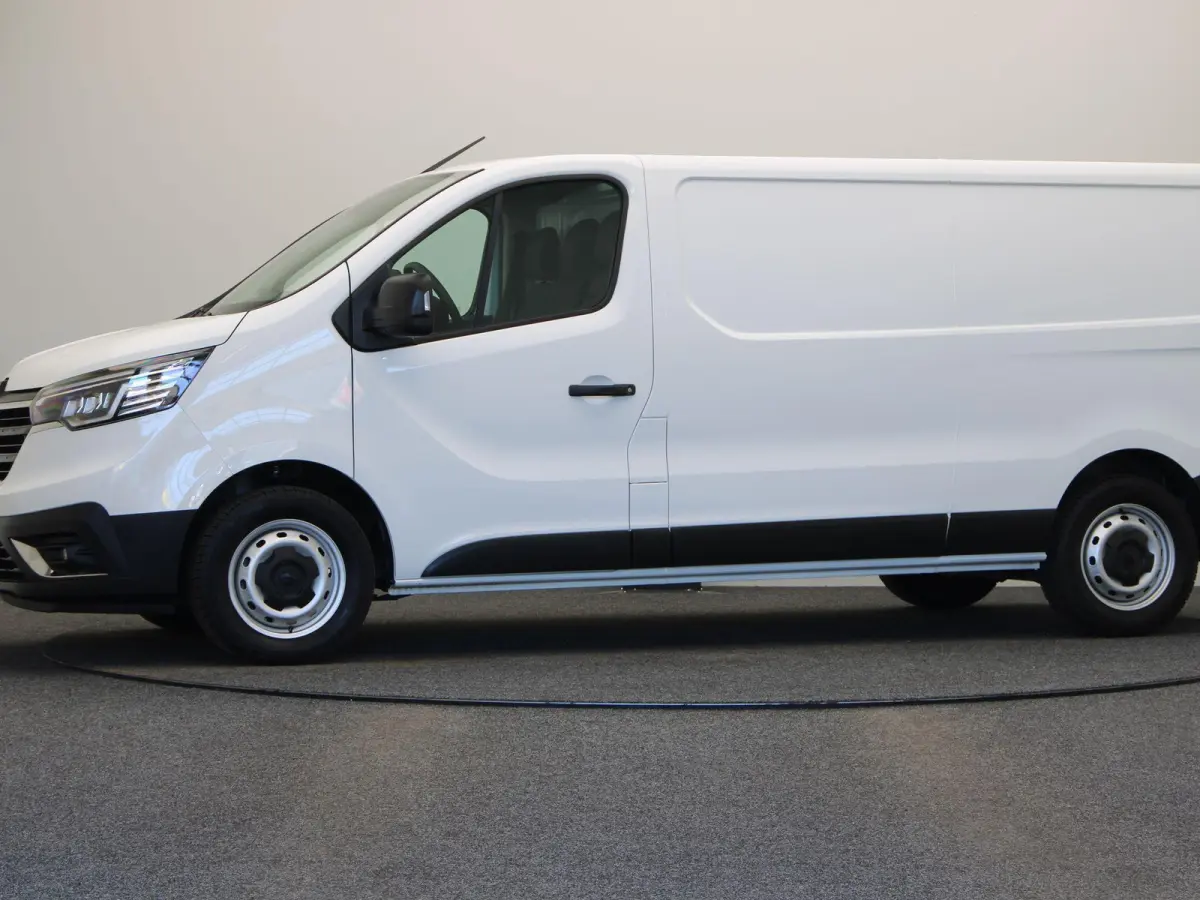 2.0 dCi 110pk T30 L2H1 Comfort | Parkeersensoren | Laadruimtebetimmering | Vierseizoensbanden | Navigatie |