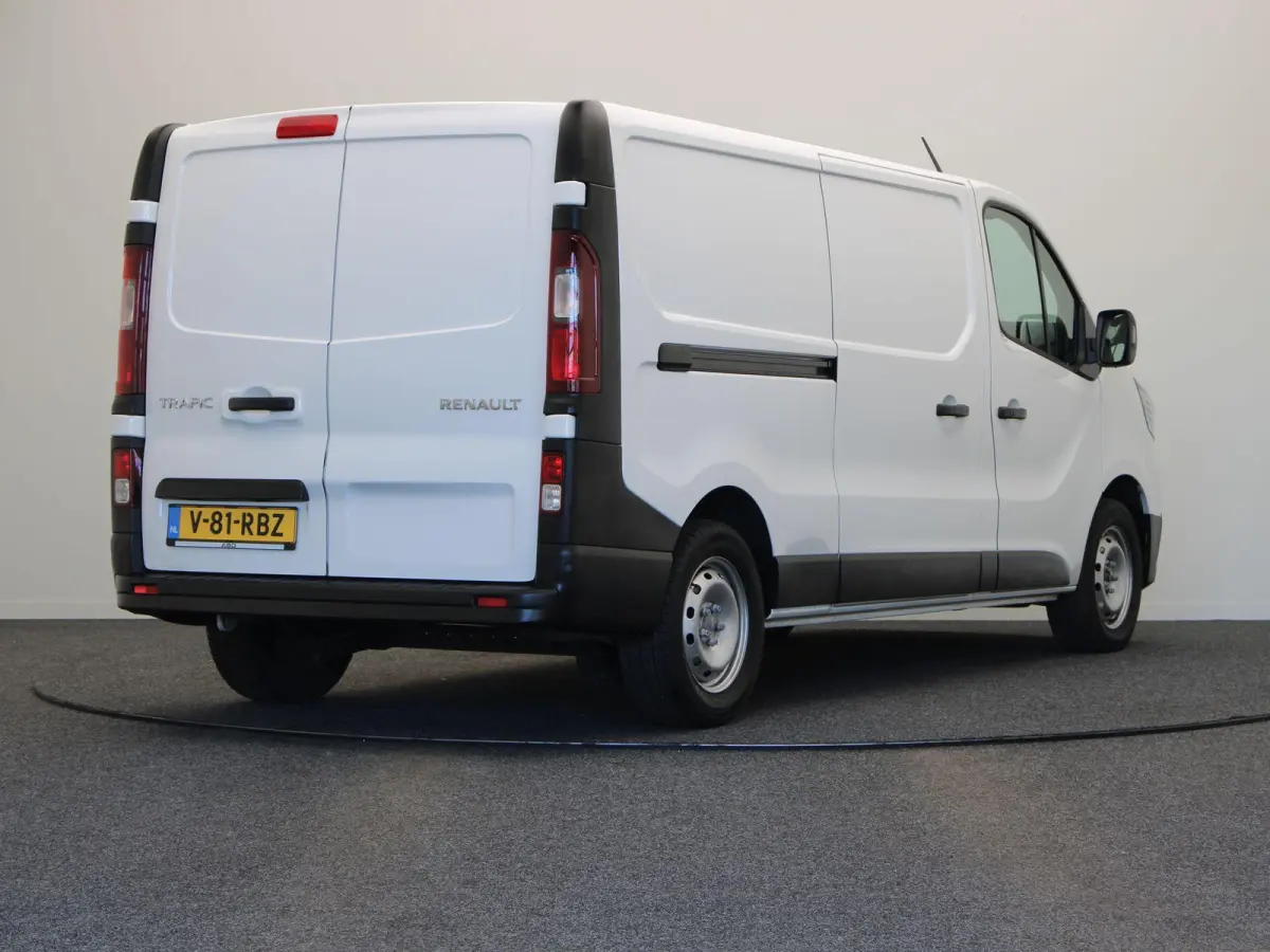 2.0 dCi 110pk T30 L2H1 Comfort | Parkeersensoren | Laadruimtebetimmering | Vierseizoensbanden | Navigatie |